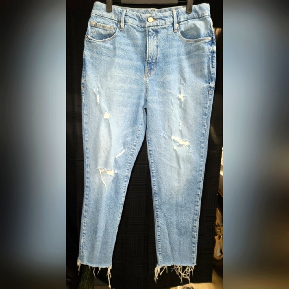 EUC Good American Light Blue Distressed Boyfriend Jeans